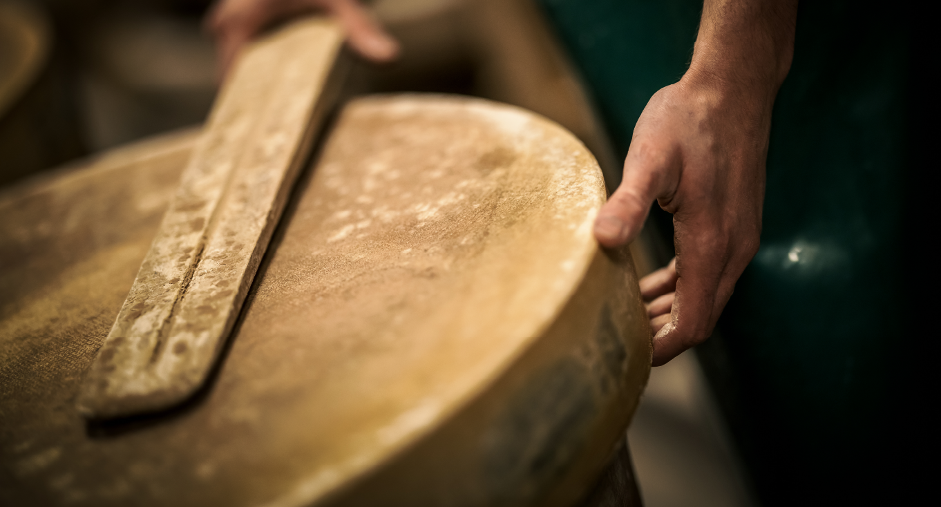 La Fabrication Du Comté La Fruitière Des Coteaux De Seille 